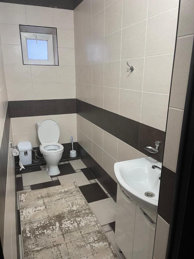 Hotel Роща 7 Bischkek Exterior foto